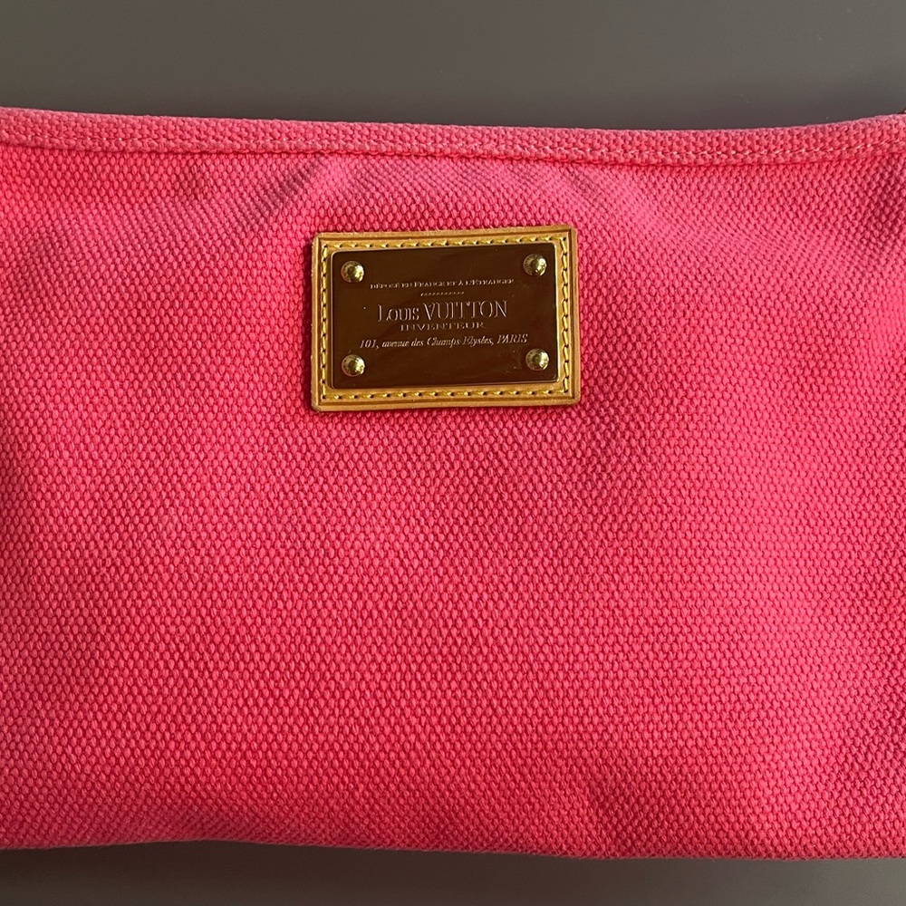 Louis Vuitton Hot Pink Antigua Pouch Crossbody - Picture 3 of 9